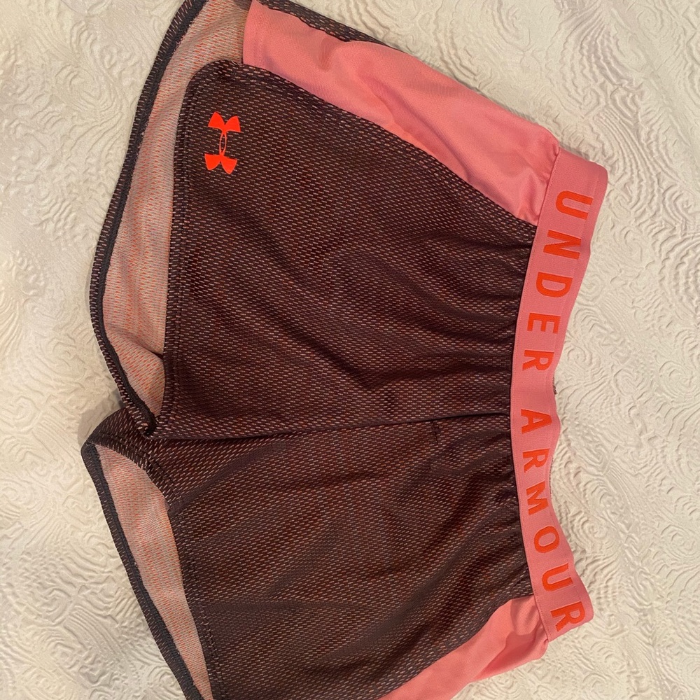 UNDER ARMOUR